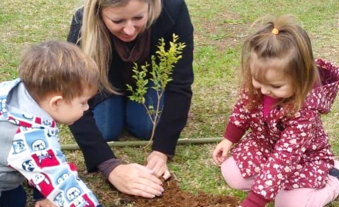 Alunos De Cmei Participam De Plantio De Mudas No Parque Da Vila São João