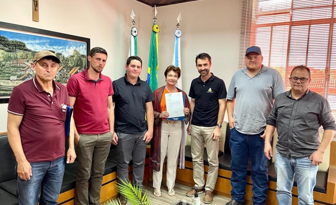 Prefeita Interina Recebe Assessor Do Deputado Estadual Alexandre Amaro E Representant...